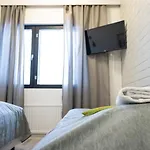 旅馆 户外拉伊斯旅馆 *