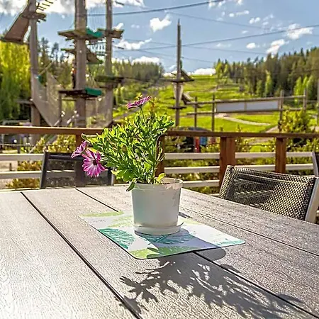Outdoor Laajis Hostel *